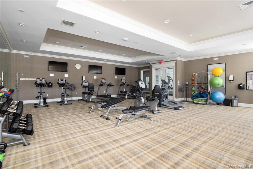 Luxurious Resort Style Living At The Seasons Elwood! Upscale 55+ - photo 31
