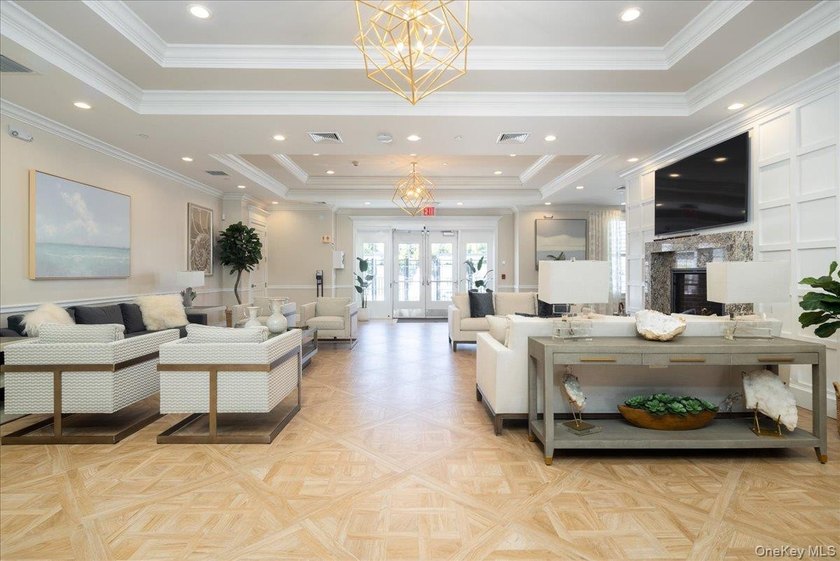 Luxurious Resort Style Living At The Seasons Elwood! Upscale 55+ - photo 35