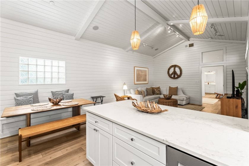 Welcome to Clamshell Cottage, a beautifully designed and fully - photo 9