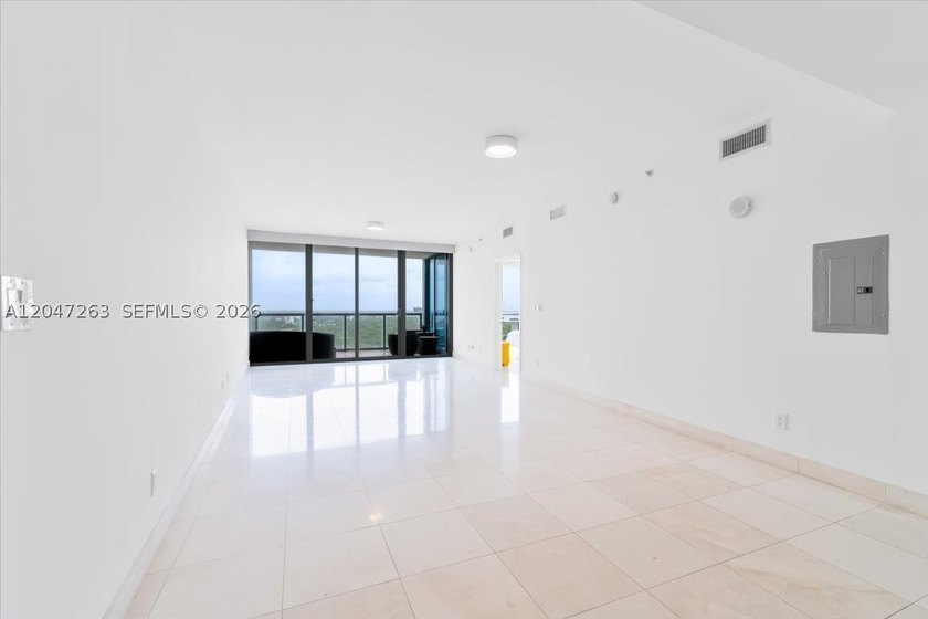 Prime location! Beautiful Condo with amazing views of Biscayne - photo 11