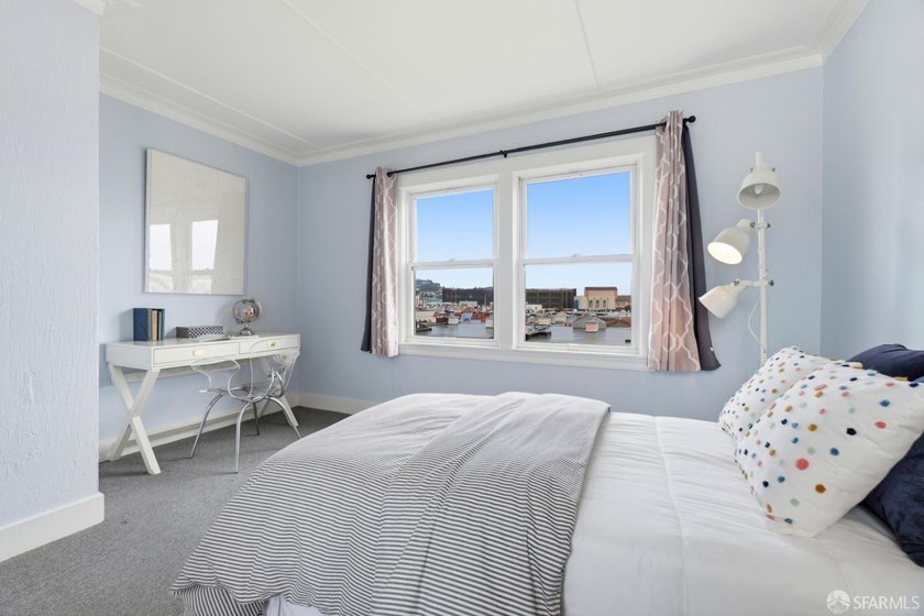 This is an excellent opportunity to live in a charming home - photo 34