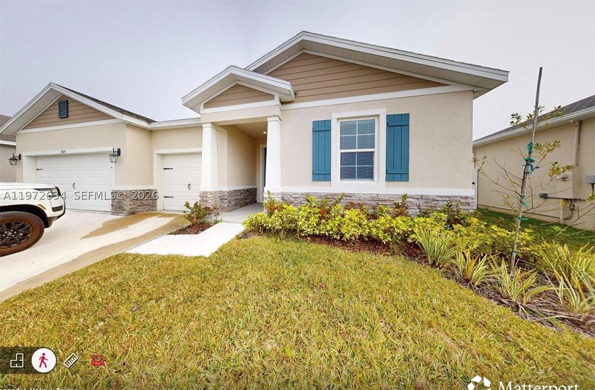 SHORT SALE - SUBJECT TO LENDER APPROVAL. 4BR/3.5BA one-story - photo 2