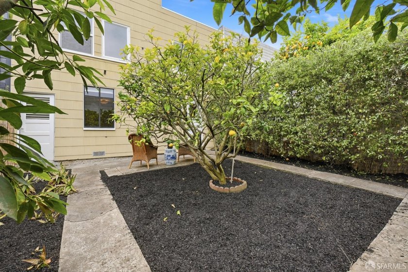 This is an excellent opportunity to live in a charming home - photo 46