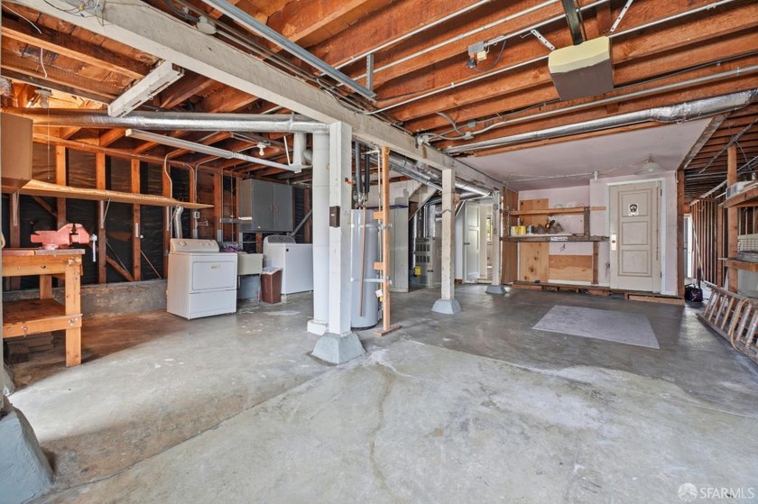 This is an excellent opportunity to live in a charming home - photo 49