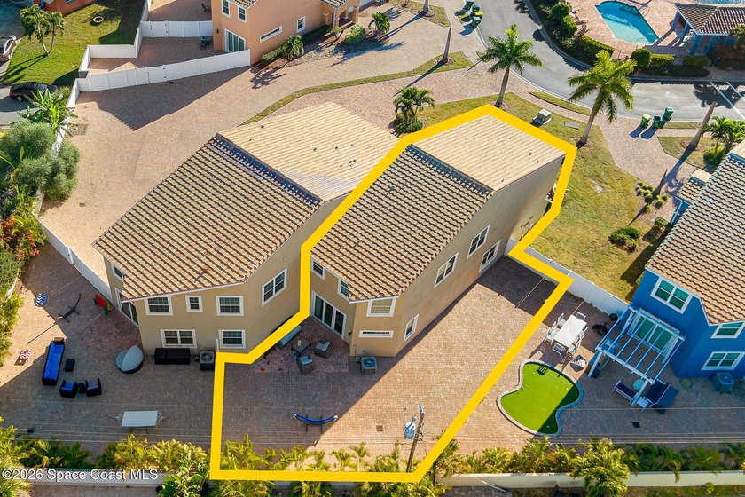This is TURN KEY Florida living at it's finest in this end unit - photo 8