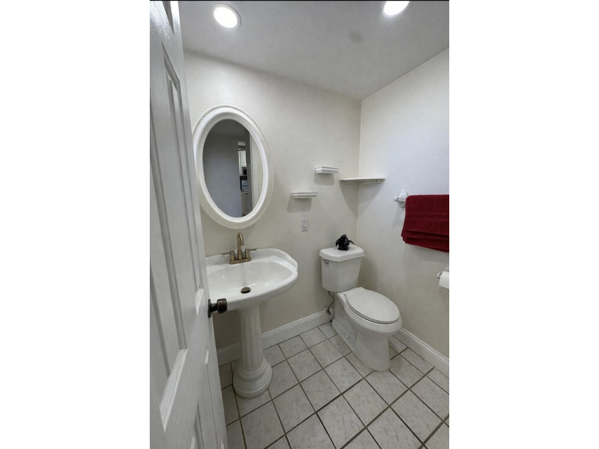 Welcome home to this beautifully maintained, waterfront condo - photo 22