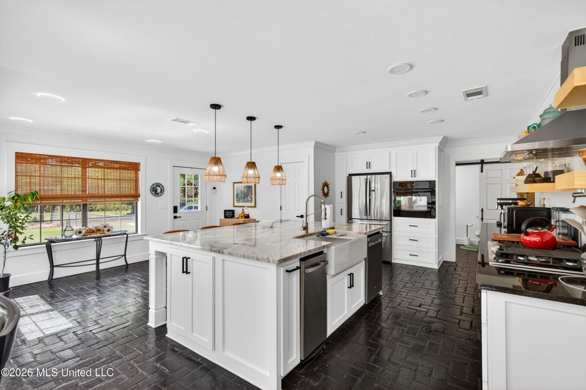 PRICED UNDER APPRAISAL VALUE - DON'T MISS THIS INCREDIBLE - photo 23