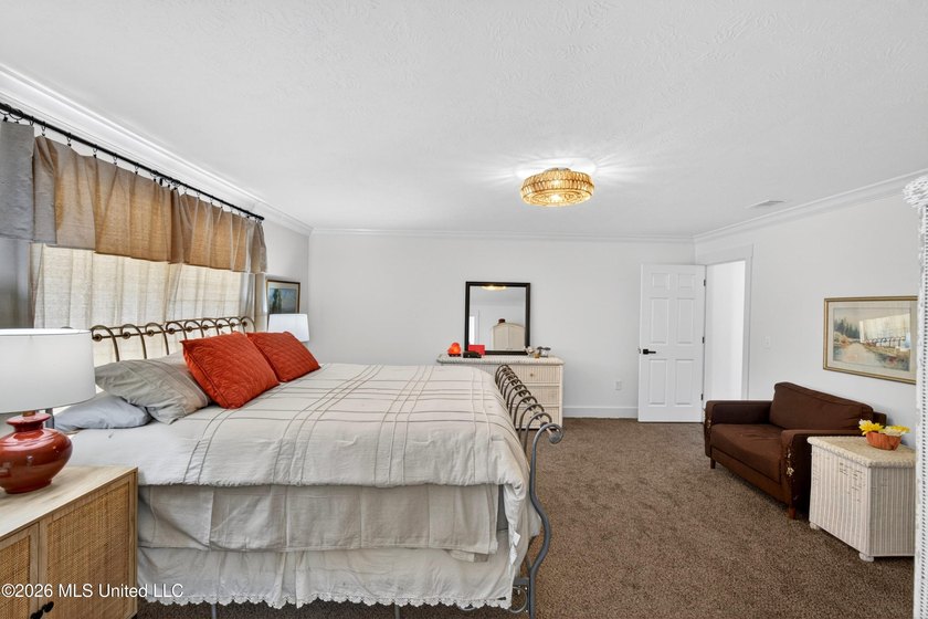 PRICED UNDER APPRAISAL VALUE - DON'T MISS THIS INCREDIBLE - photo 32