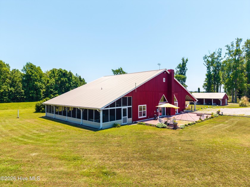 Tucked away beneath wide Carolina skies and nestled within a - photo 34