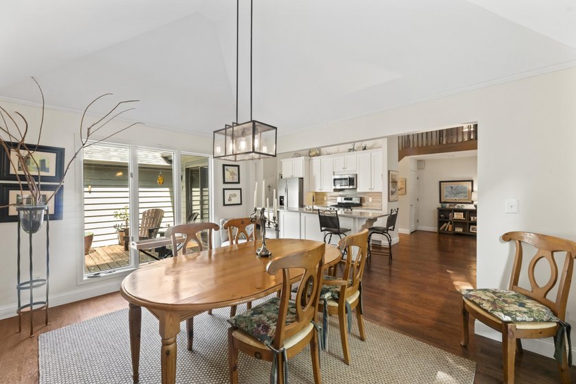 Stunning 2BR, 2.5BA condo offers exceptional privacy with 2 - photo 10