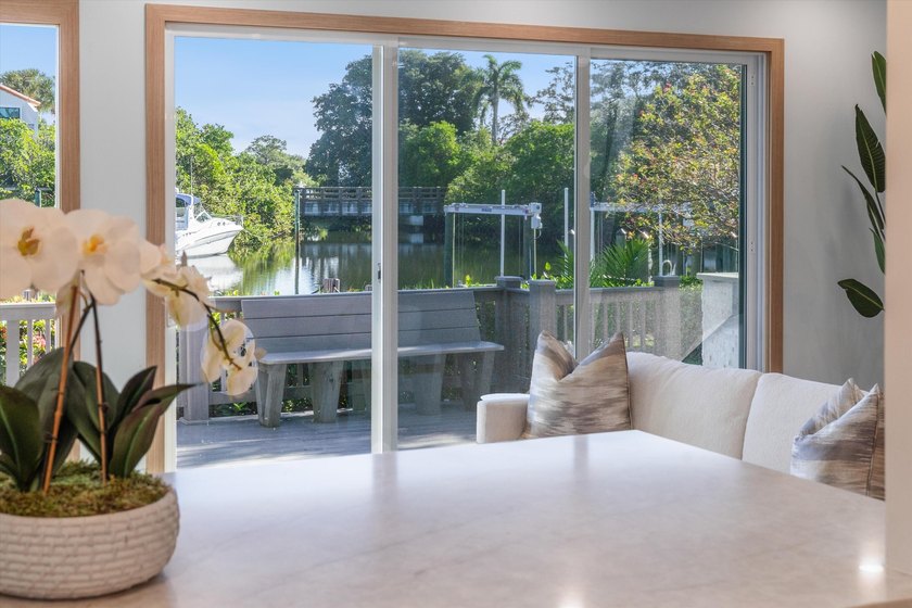 Waterfront dream home reimagined located in the prestigious - photo 17