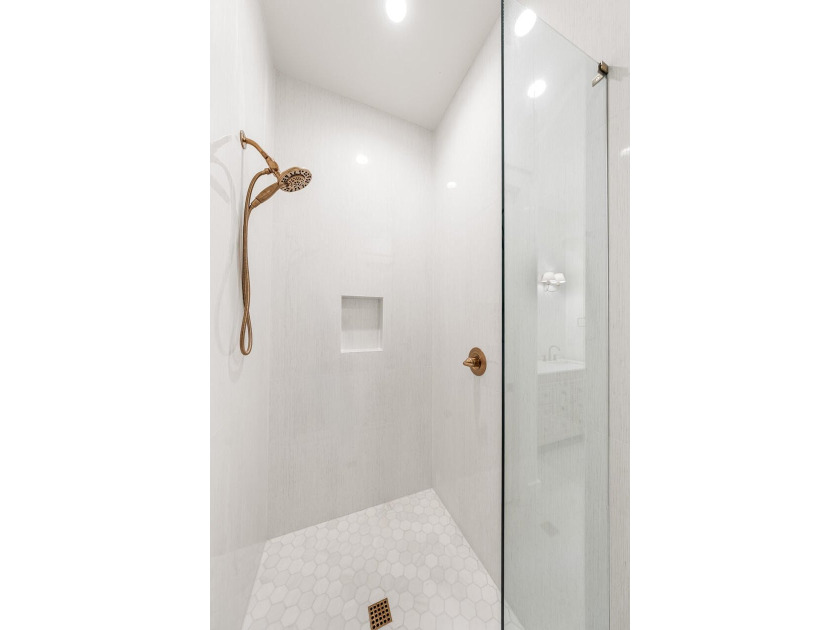Brand new construction in the heart of Santa Rosa Beach, 65 K - photo 23