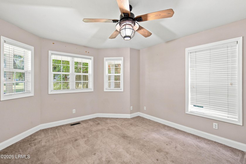 Spacious custom home in the desirable Seabrook Point community - photo 29