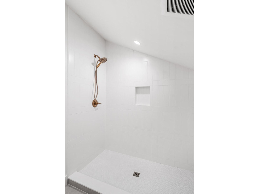 Brand new construction in the heart of Santa Rosa Beach, 65 K - photo 48