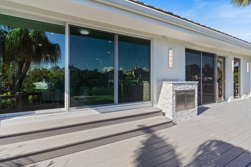 Waterfront dream home reimagined located in the prestigious - photo 49