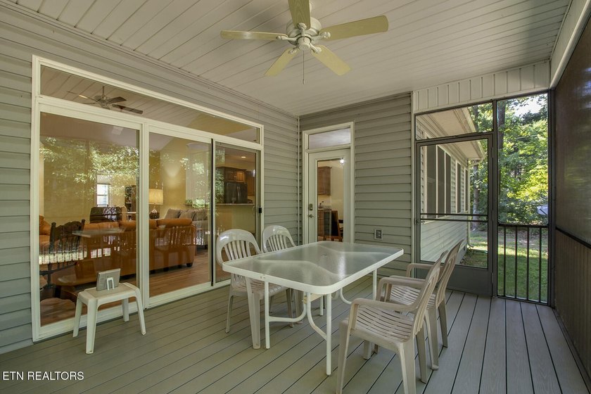 Looking for Garage space? This is the one! This beautiful - photo 18