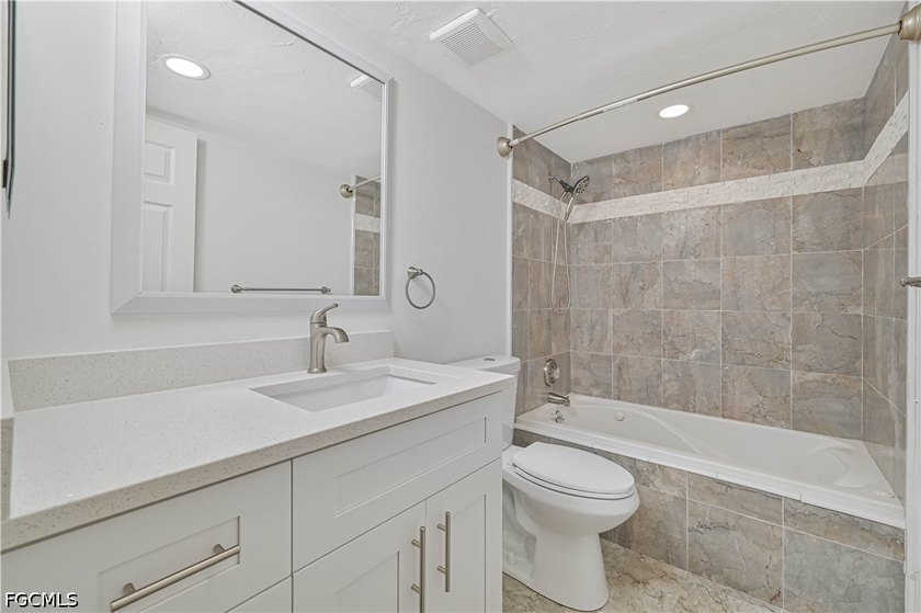 Welcome to Bay Pointe Yacht &amp; Racquet Club! This beautifully - photo 22