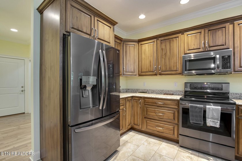 Looking for Garage space? This is the one! This beautiful - photo 23
