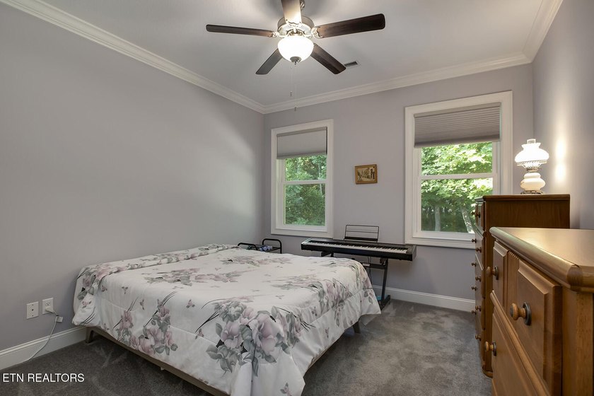 Looking for Garage space? This is the one! This beautiful - photo 29