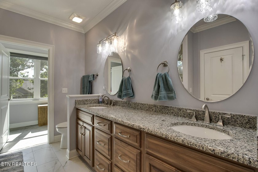 Looking for Garage space? This is the one! This beautiful - photo 37