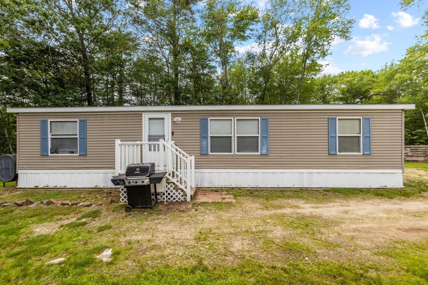 Enjoy the convenience of one-level living in this well - photo 3