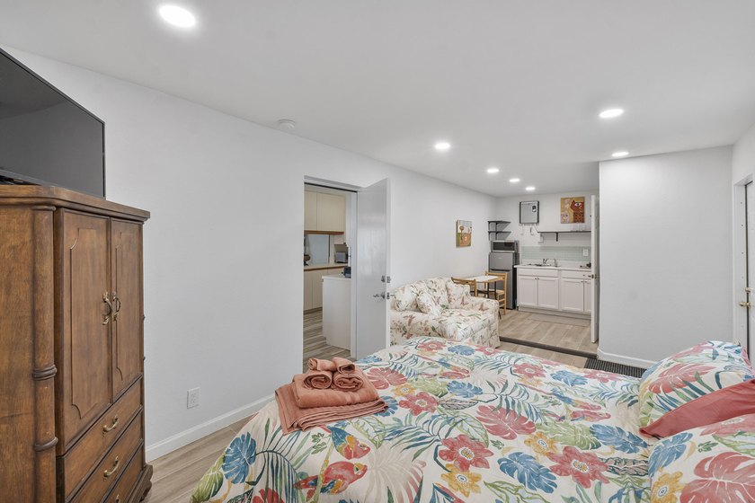 Beautiful and versatile property located in a quiet no-HOA - photo 14