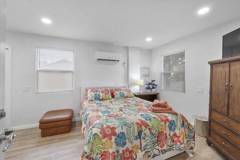 Beautiful and versatile property located in a quiet no-HOA - photo 15