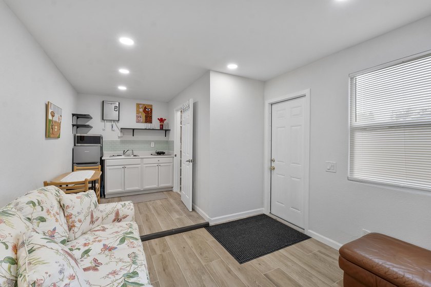 Beautiful and versatile property located in a quiet no-HOA - photo 16