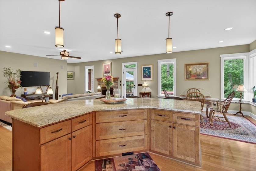 Stunning prairie style home in Crossroads Farm featuring a - photo 22