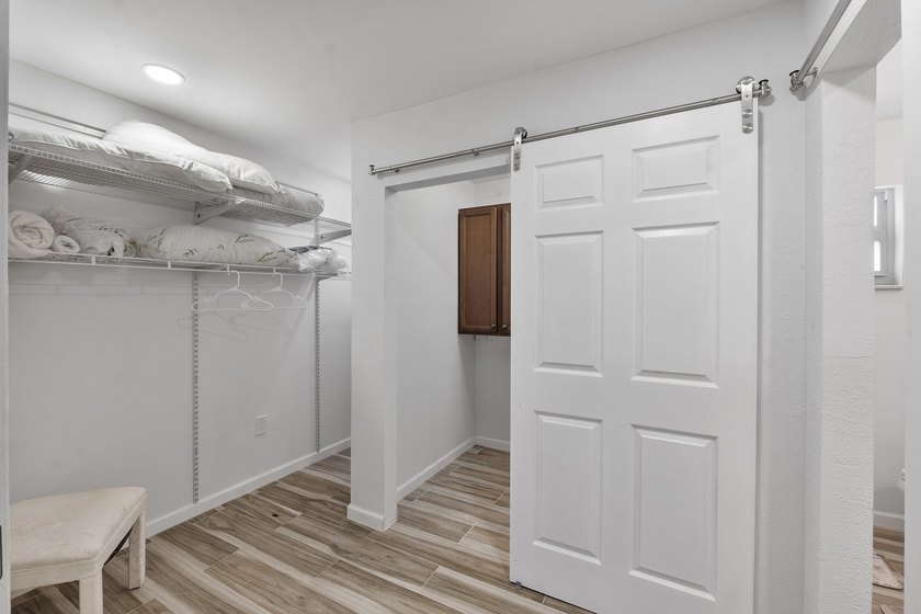 Beautiful and versatile property located in a quiet no-HOA - photo 23