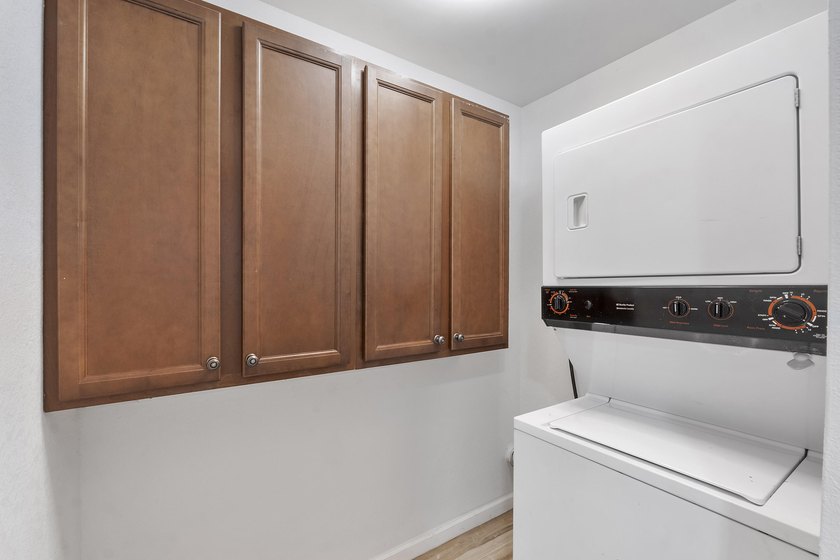 Beautiful and versatile property located in a quiet no-HOA - photo 32