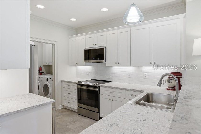 RARE 4-Bedroom - 3 Bathroom End-Unit Townhome with VIEWS of - photo 14