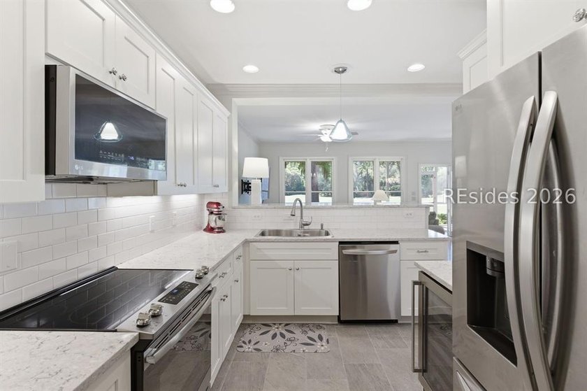 RARE 4-Bedroom - 3 Bathroom End-Unit Townhome with VIEWS of - photo 15