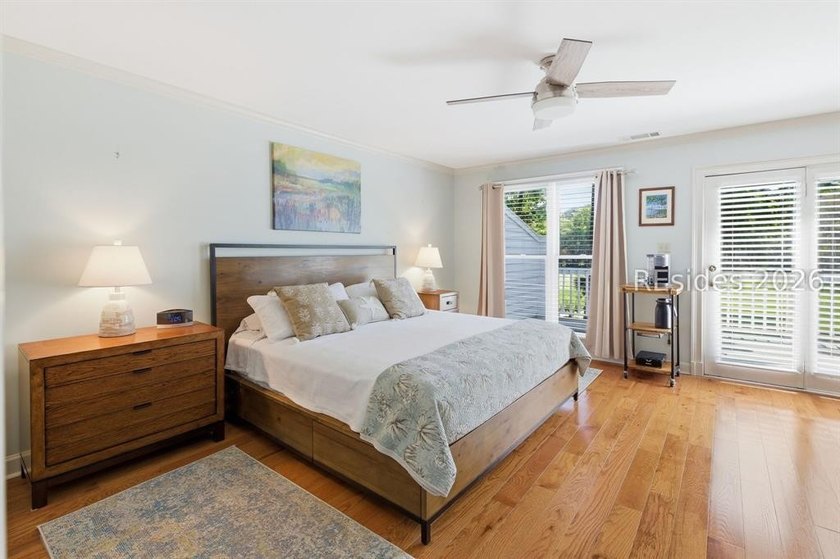 RARE 4-Bedroom - 3 Bathroom End-Unit Townhome with VIEWS of - photo 19