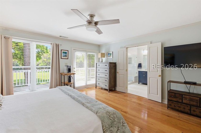 RARE 4-Bedroom - 3 Bathroom End-Unit Townhome with VIEWS of - photo 22