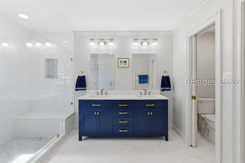 RARE 4-Bedroom - 3 Bathroom End-Unit Townhome with VIEWS of - photo 24