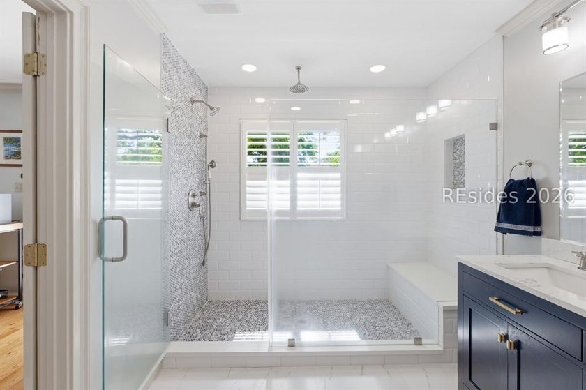 RARE 4-Bedroom - 3 Bathroom End-Unit Townhome with VIEWS of - photo 25