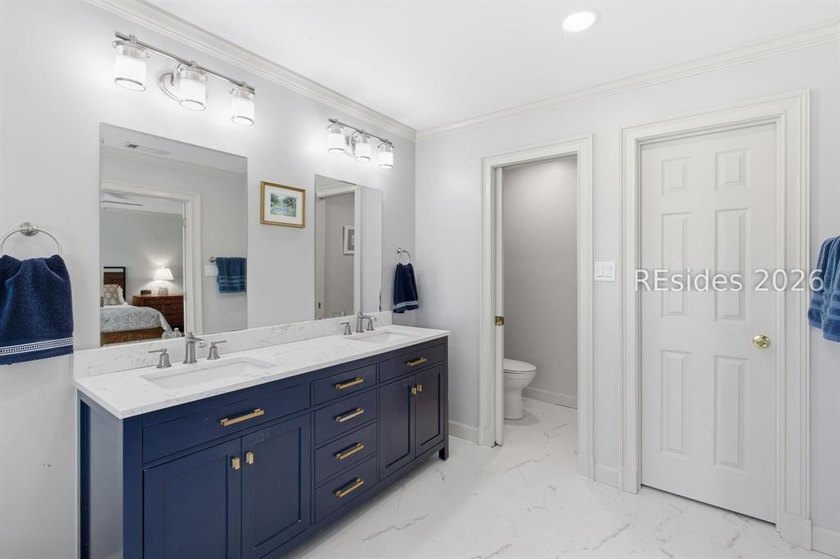 RARE 4-Bedroom - 3 Bathroom End-Unit Townhome with VIEWS of - photo 26