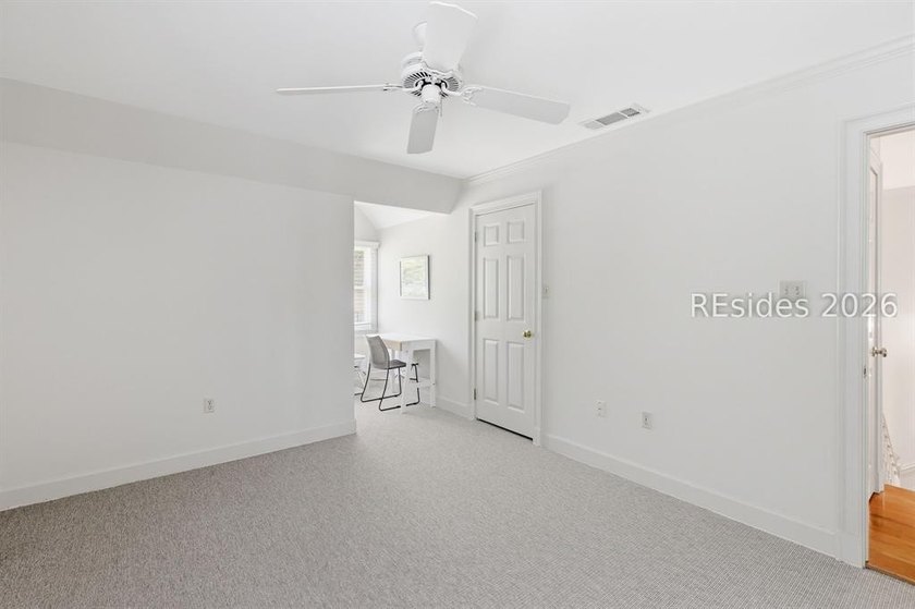 RARE 4-Bedroom - 3 Bathroom End-Unit Townhome with VIEWS of - photo 28