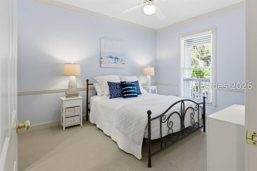 RARE 4-Bedroom - 3 Bathroom End-Unit Townhome with VIEWS of - photo 32