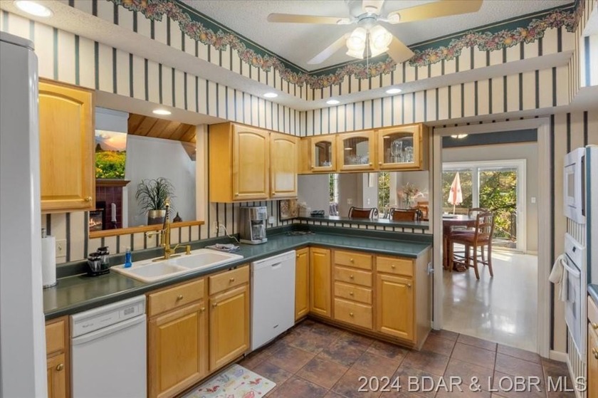 Owner finance available 6 Beds 6.5 Baths 5,476 Sq Ft 1.74+/- - photo 9