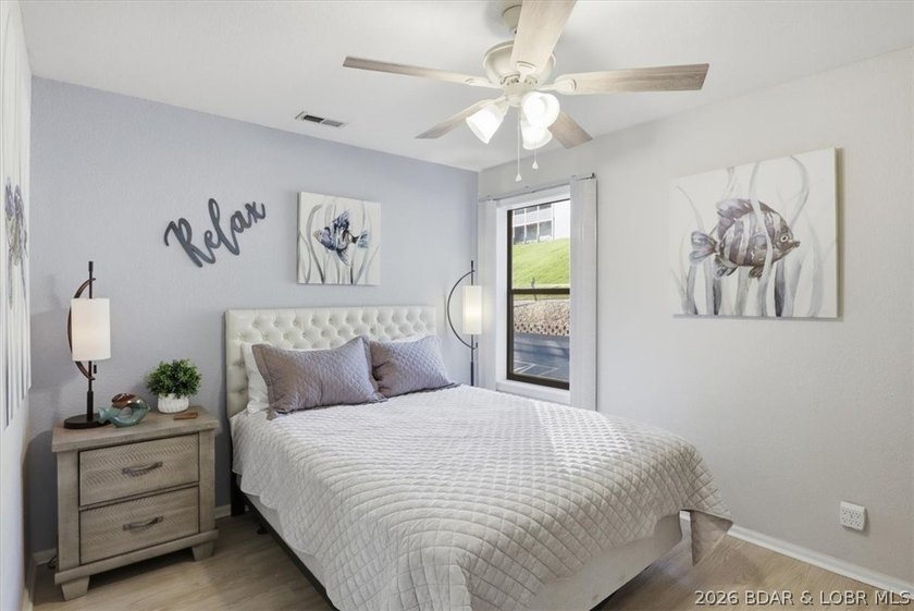 Welcome to lake life made easy! This beautifully updated 2 bed - photo 20