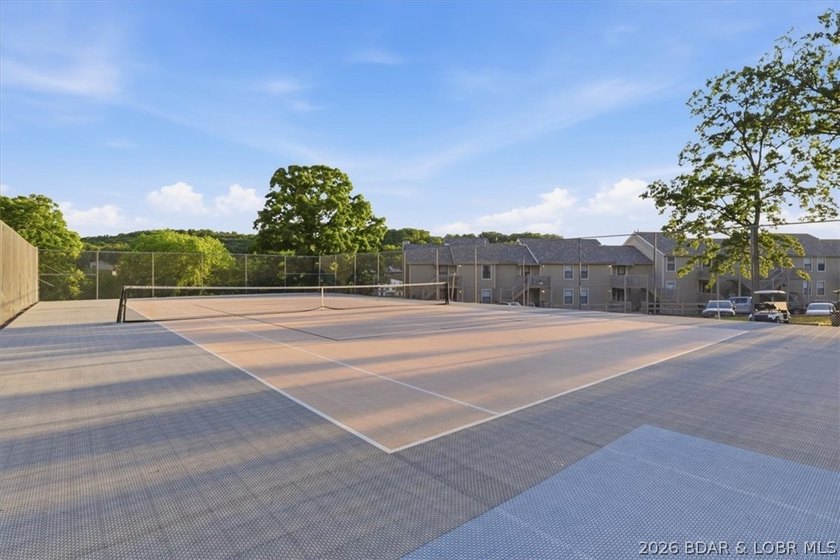 Welcome to lake life made easy! This beautifully updated 2 bed - photo 32