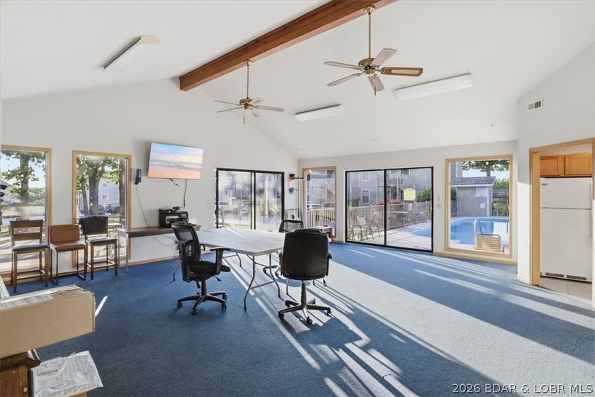 Welcome to lake life made easy! This beautifully updated 2 bed - photo 33