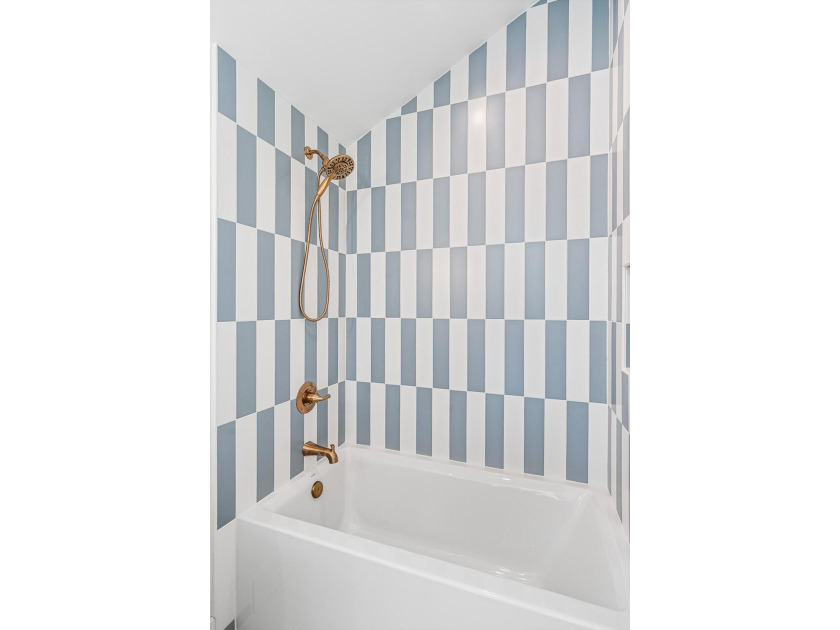Newly built in Santa Rosa Beach, 35 K Street delivers quality - photo 50