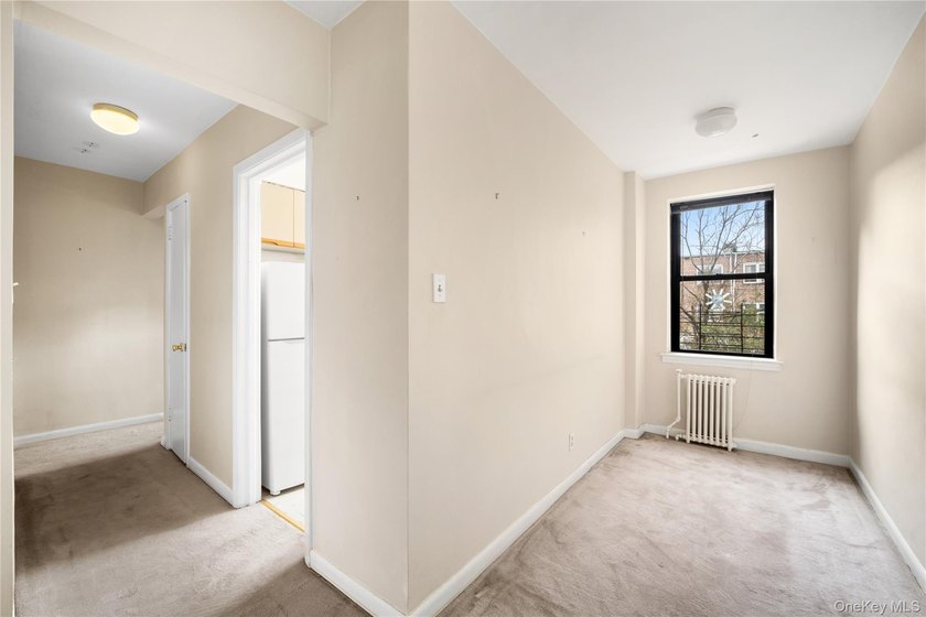 Spacious and well-maintained 1-bedroom, 1-bath co-op in the - photo 9