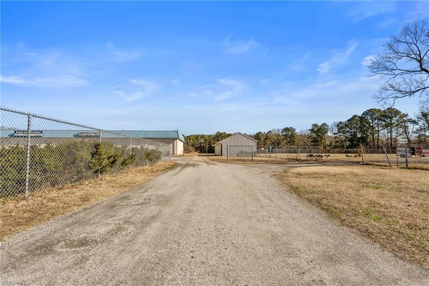 Exceptional commercial opportunity featuring multiple buildings - photo 31