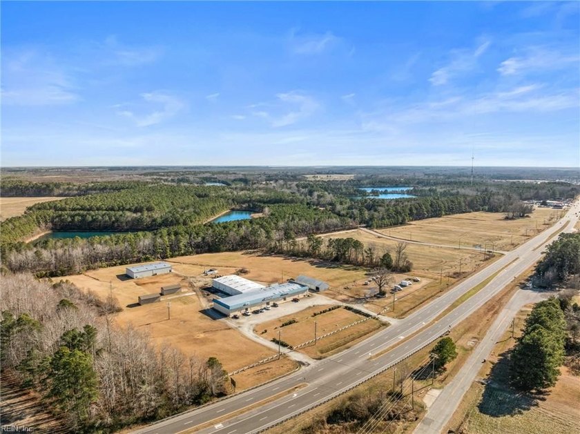 Exceptional commercial opportunity featuring multiple buildings - photo 36