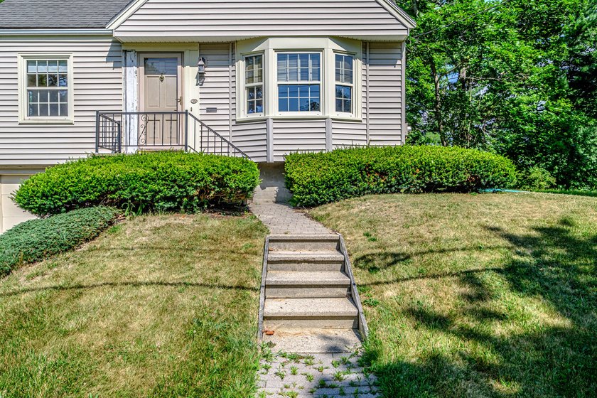 Welcome to 38 Lucas Street in Portland, Maine! This home offers - photo 6