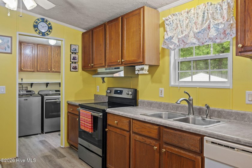 Welcome to one of the best values and locations in Havelock! - photo 14